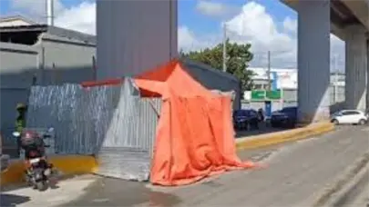 Preocupaci&oacute;n en Los Alcarrizos por desprendimiento de concreto en columna del Metro