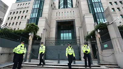 El servicio de espionaje brit&aacute;nico MI6 busca reclutar esp&iacute;as, sobre todo de Rusia