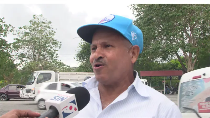 "Está bien que se construya a ver si se aplaca la matación", dice comunitario tras inicio de construcción de puente en Haina