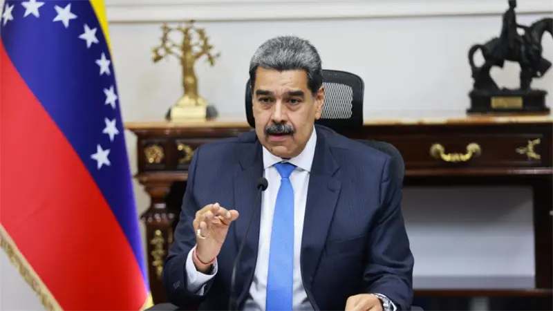 Maduro anuncia un despliegue de militares en comunidades para enseñar manejo de armas