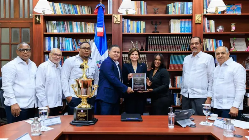 Raquel Peña recibe dedicatoria en Torneo de Baloncesto de San Juan