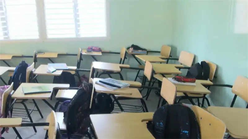 Retraso en instalación de aulas móviles afecta el año escolar