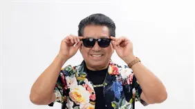Salsero Carlos Rivas en RD grabando su nuevo disco