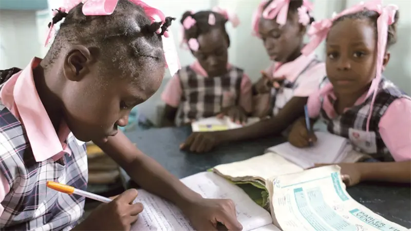 Tres de cada diez niños de Haití dicen que asistir a la escuela implica un "alto riesgo"