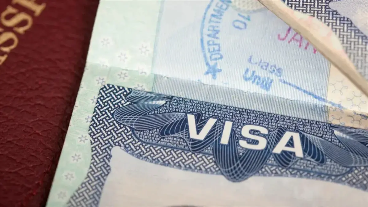 Trump exigirá pago de 100,000 dólares para acceder al visado H-1B