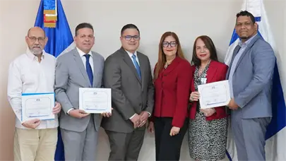 INDOCAL entrega certificados de capacitaci&oacute;n en normas internacionales a 12 instituciones p&uacute;blicas