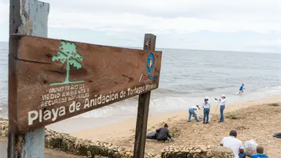 Ministro Pa&iacute;no Henr&iacute;quez insta a reducir consumo de pl&aacute;stico y concienciar sobre residuos s&oacute;lidos