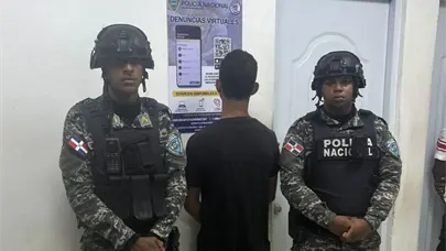 Policía desmantela puntos de microtráfico y recupera vehículo robado en Sabana Perdida, SDN