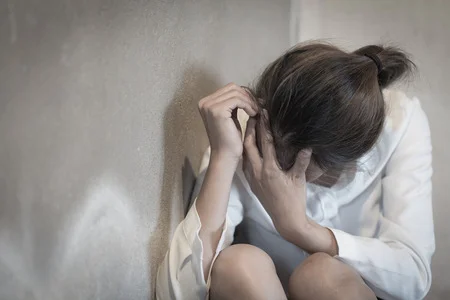 ¡Alerta ante aumento de la depresión! Especialistas llaman a derribar tabúes y piden campaña nacional por la salud mental.