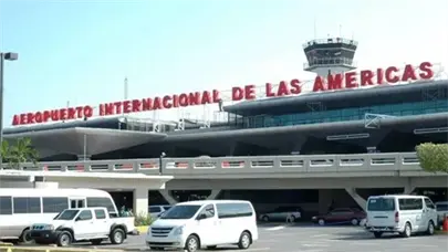 Falla el&eacute;ctrica paraliza operaciones en el Aeropuerto Internacional de Las Am&eacute;ricas