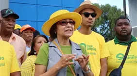 Frente Amplio exige sanciones ejemplares por corrupción en SeNaSa durante vigilia en Santo Domingo