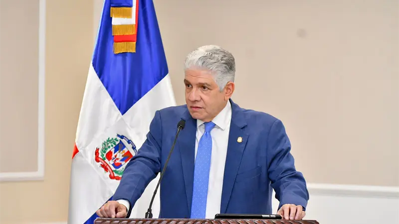 Eduardo Estrella convoca a Comisión Aeroportuaria para investigar apagón en el AILA
