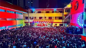 Una joven muere tras una avalancha humana durante un festejo estudiantil en Bolivia