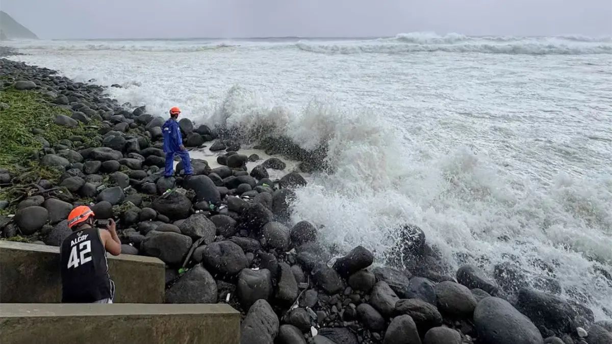 El tifón Ragasa, la mayor tormenta del año, llega a Filipinas y amenaza a varios países
