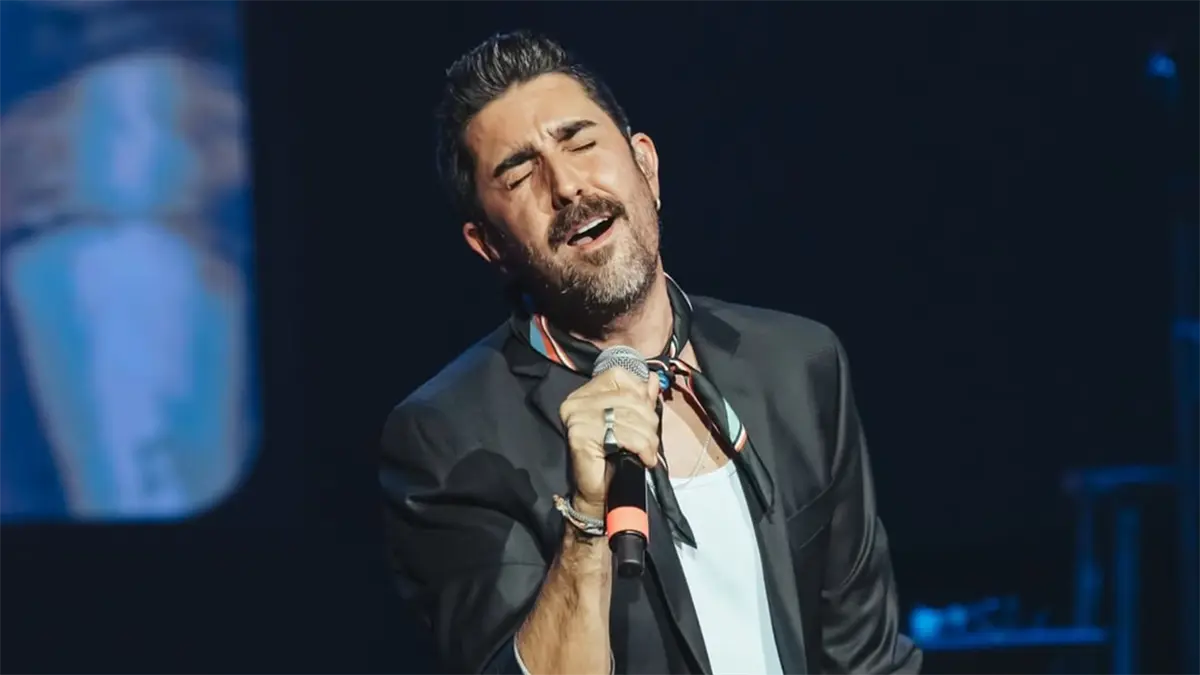 Alex Ubago celebra 24 años de carrera musical y anuncia gira por su 25 aniversario