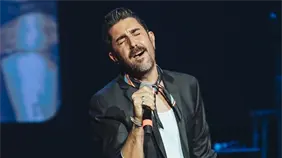 Alex Ubago celebra 24 años de carrera musical y anuncia gira por su 25 aniversario