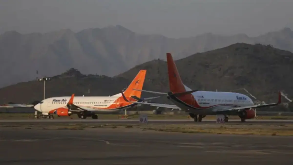 Un niño afgano sobrevive a un vuelo de Kabul a Nueva Delhi oculto en el tren de aterrizaje