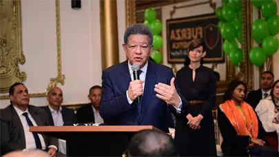 Leonel Fernández resalta en New Jersey aportes de la diáspora al desarrollo de RD