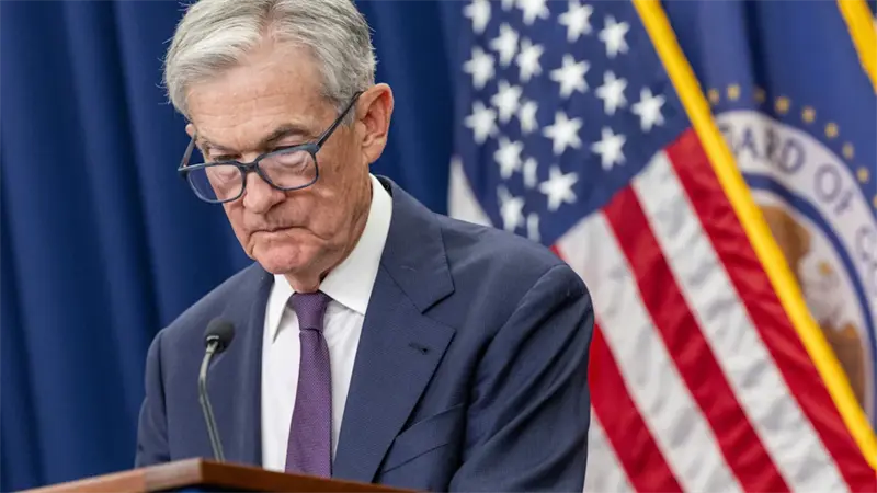 Powell dice que los activos de Wall Street están sobrevaluados