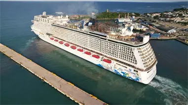 RD  recibe por primera vez los cruceros Brilliant Lady y Queen Elizabeth