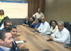 Discuten disolución para interpelar a Celso Marranzini por apagones