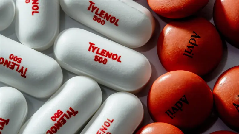 Trump limita uso de Tylenol y lo vincula como causante de autismo pese a críticas médicas