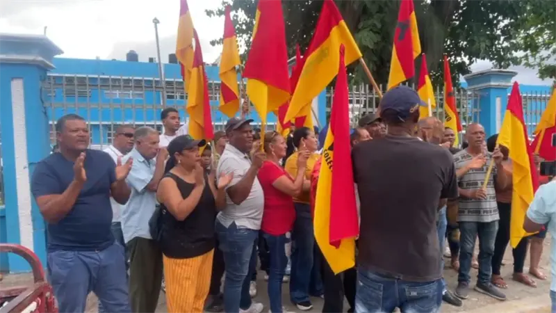 Grupos populares protestan por mal estado del hospital en SFM