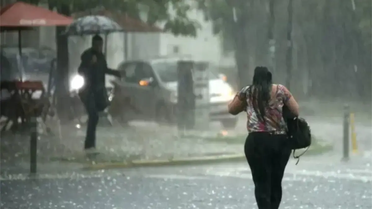 Onda tropical y vaguada provocarán aguaceros, tormentas y ráfagas de viento, informa INDOMET