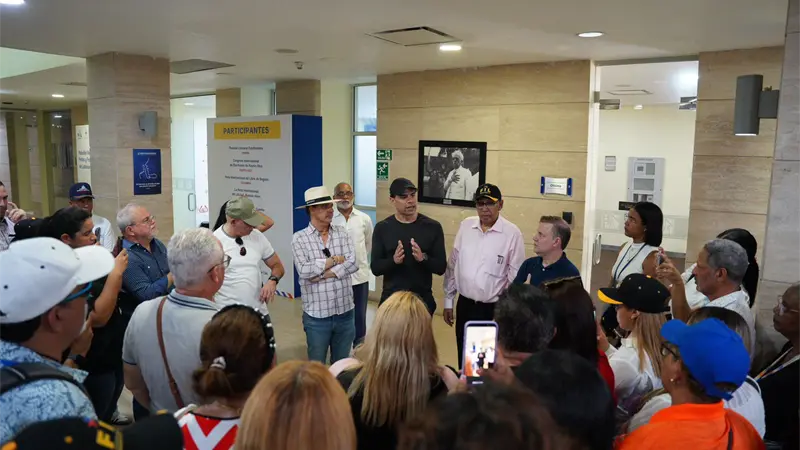 Roberto Ángel Salcedo supervisa montaje de la FILSD 2025