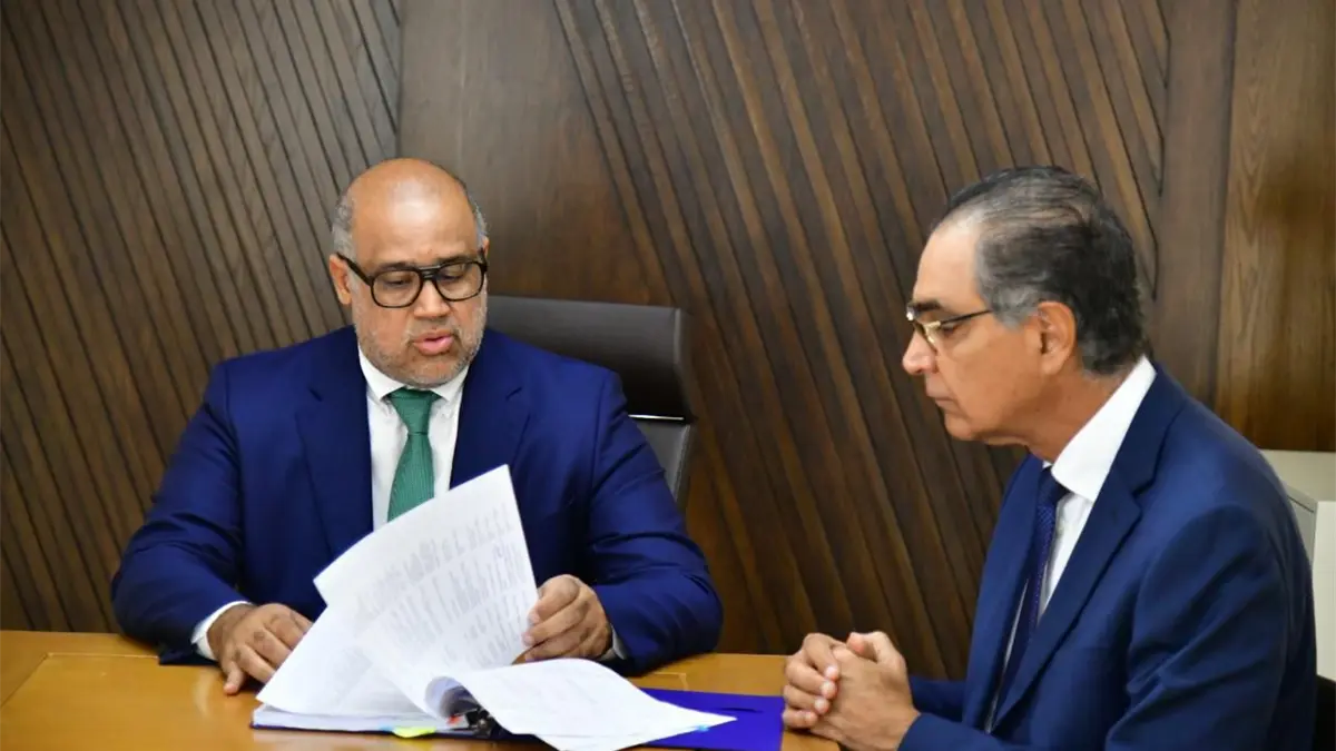 Santiago Hazim defiende honradez de su gestión y recuerda que fue él quien denunció las irregularidades en Senasa