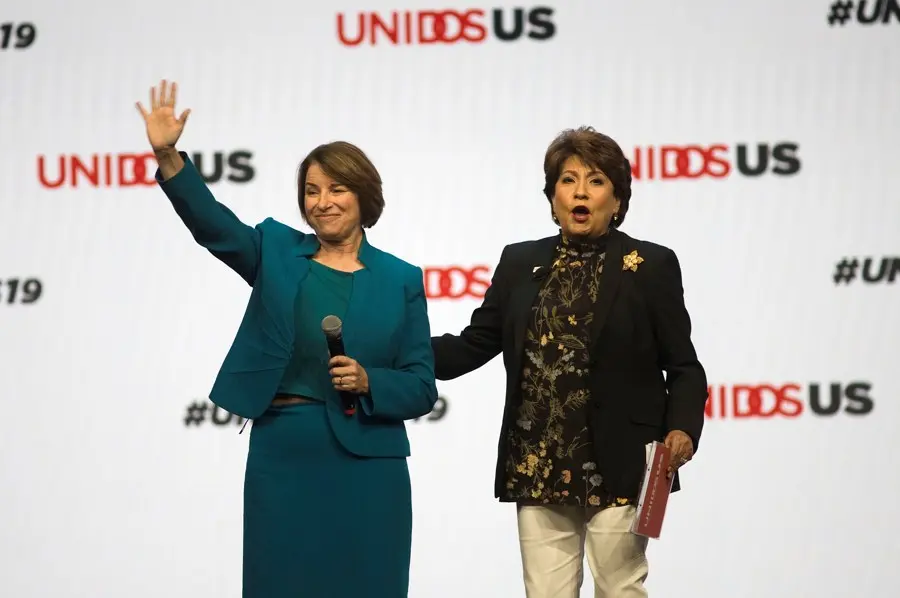 Ocho grupos latinos piden al Congreso protección frente a redadas migratorias en EEUU