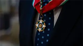 El embajador Tony Raful recibe la condecoración de la Orden de la Estrella de Italia
