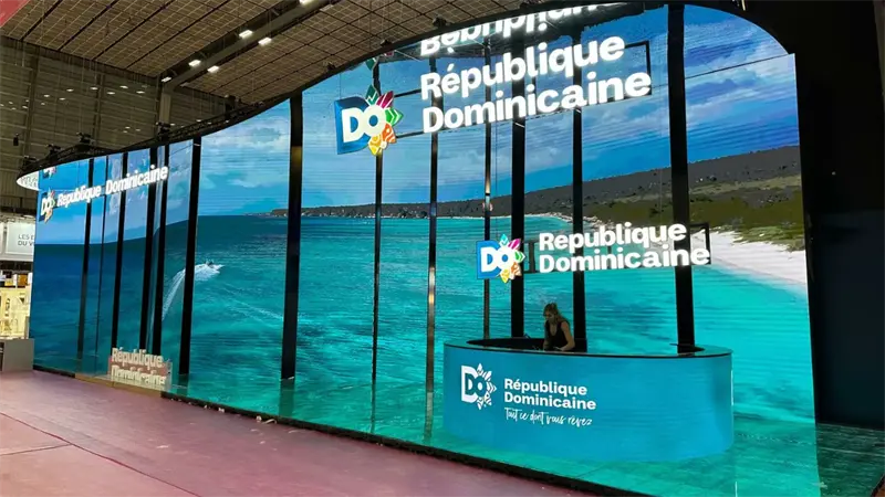 Acuerdos claves con aerolíneas para reactivar turismo francés