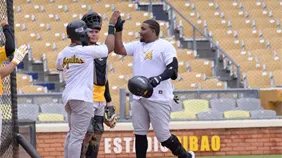 Águilas Cibaeñas celebran primer juego interescuadras de la pretemporada