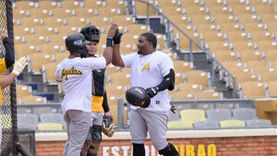 Águilas Cibaeñas celebran primer juego interescuadras de la pretemporada