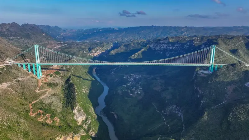 China rompe su propio récord con el puente más alto del mundo