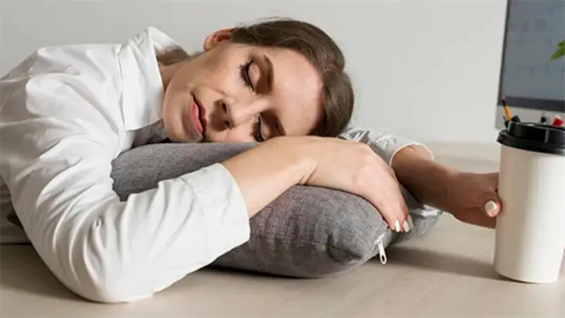 Claves para fortalecer la salud femenina: descanso, hidratación y bienestar