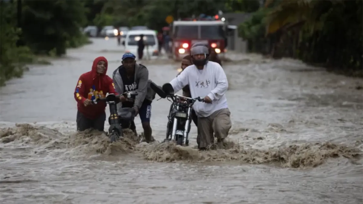 Lluvias provocan fuertes inundaciones en RD, con cientos de desplazados