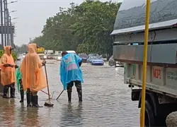Reportan inundaciones en varias provincias por efectos de onda tropical y vaguada
