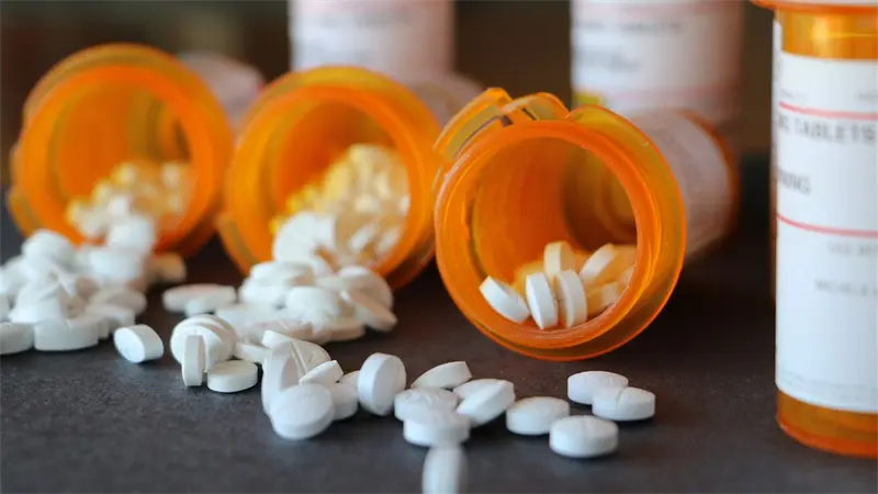 Las farmacéuticas caen en bolsa tras anunciar Trump aranceles del 100 % a medicamentos
