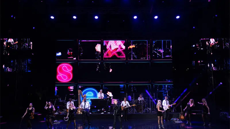 Rod Stewart y Erreway  van  al  Estadio de Softball de Santo Domingo