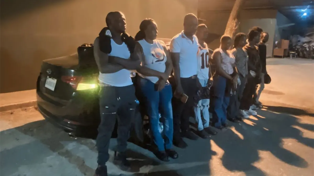 Ejército ocupa vehículo con 10 haitianos indocumentados en Mao