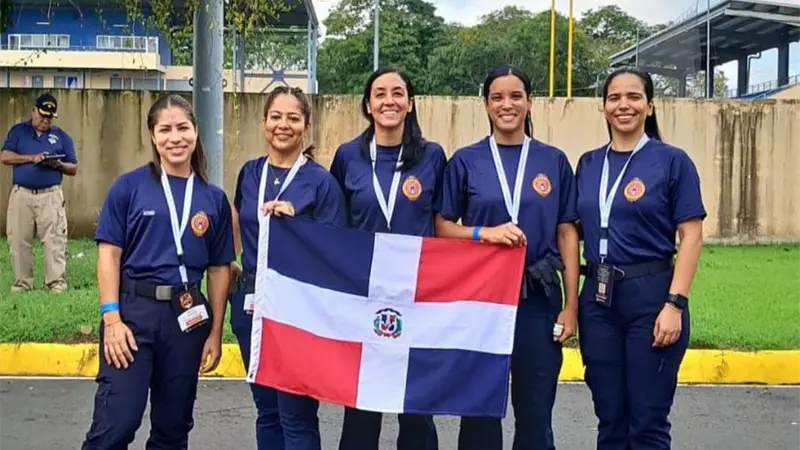 Bomberas del DN conquistan primer lugar en competencia de destrezas en Panamá