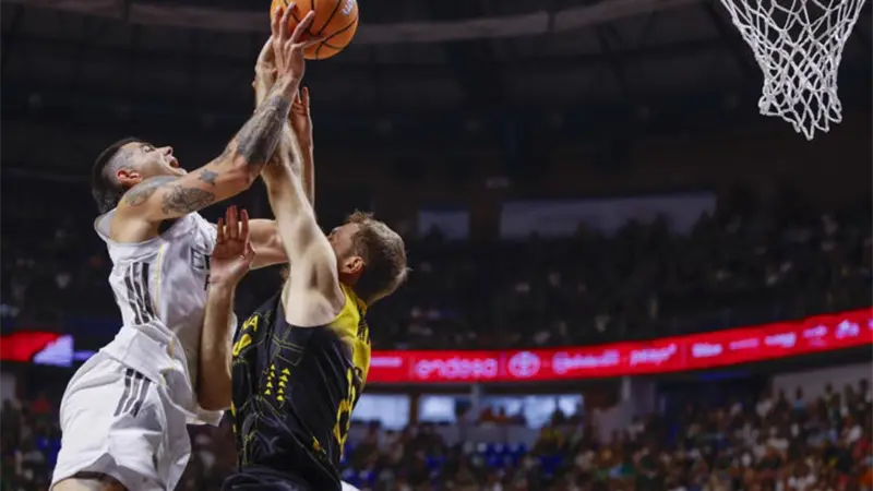 72-71. El Real Madrid, finalista de la Supercopa tras sobrevivir al Tenerife