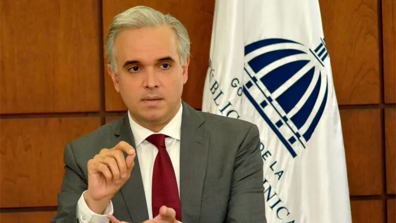 Ministro de Educación dispone investigar si video vulgar fue grabado en una escuela