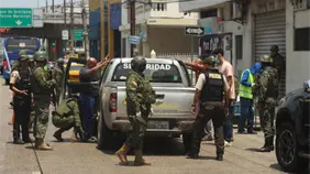 Asesinan a un policía en Ecuador durante el ataque a un concejal, que resultó herido