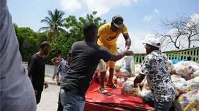 Fundación Refidomsa brinda apoyo a más de 300 familias afectadas por las lluvias en Azua