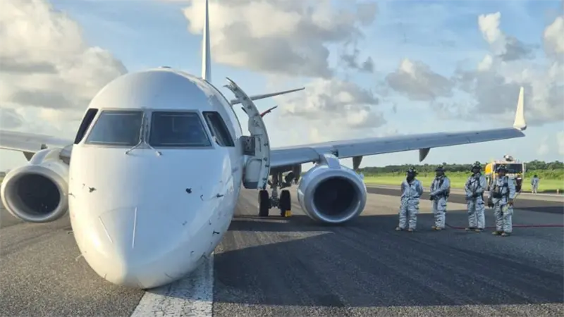Aeronave de Sky High realiza aterrizaje de emergencia en el Aeropuerto Las Américas