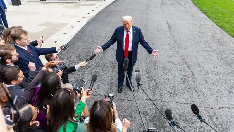 Trump dice que EE.UU. monitoreará muy seriamente a narcos venezolanos en tierra