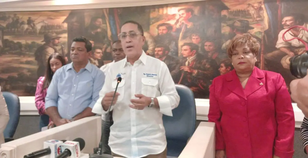 Aceleran trabajos de reparación y remozamiento de escuelas en Los Alcarrizos